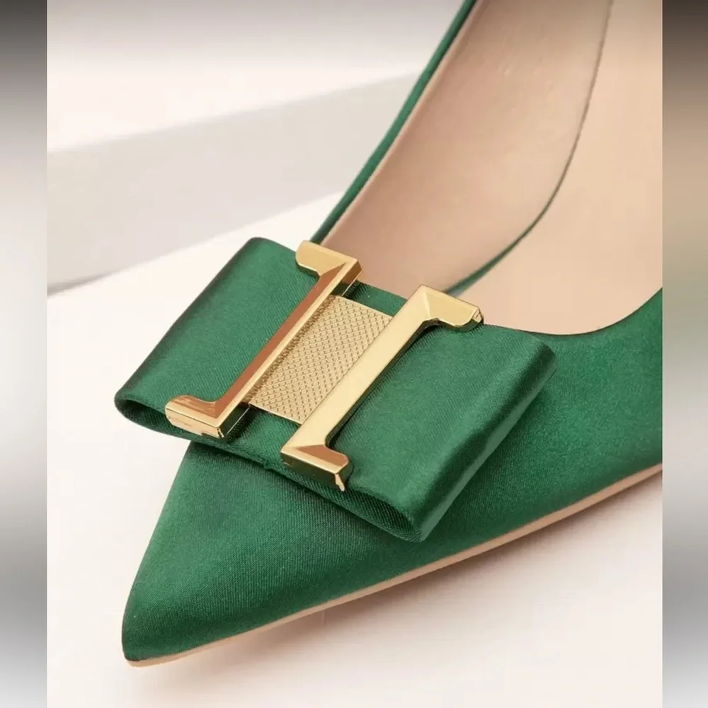 Elegant Green Women's Heels with Gold Accents - Picture 5 of 5